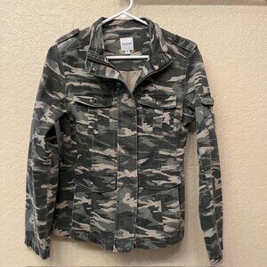 Kensie Jeans Women's  Military Camo Jacket stretch with pockets full zip/snap S